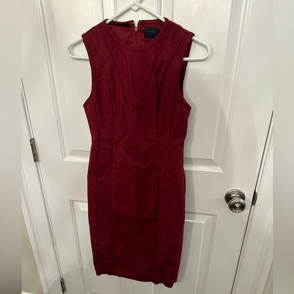 Beautiful and flattering dress
